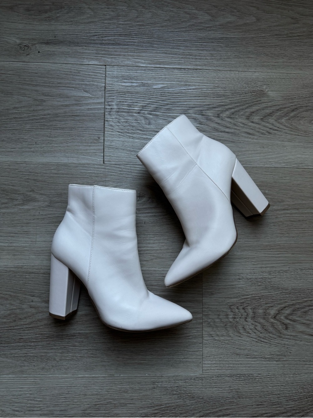 Woman’s Off White Pointed Toe Block Heel Ankle Boots